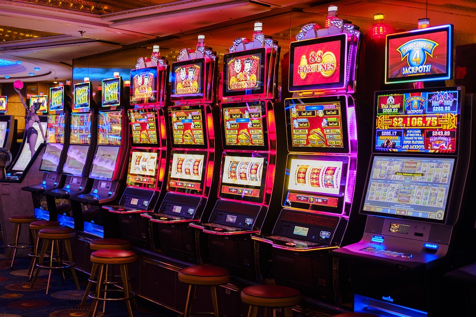 Expert Insights The Psychology Behind Slot Situs303 Addiction